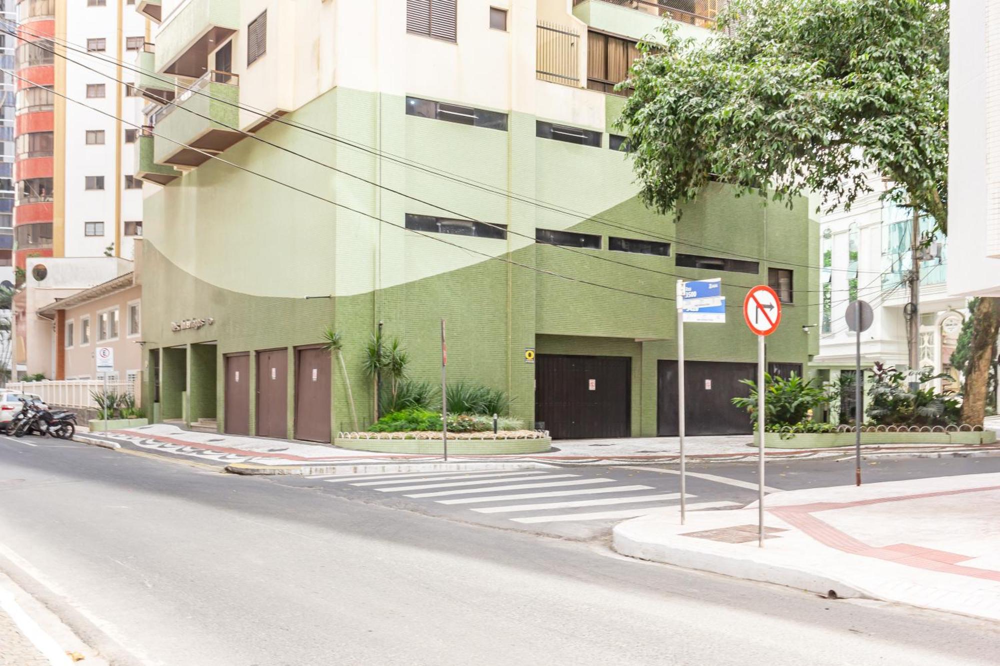 Na Rua 3500, 50m Da Em P825 *