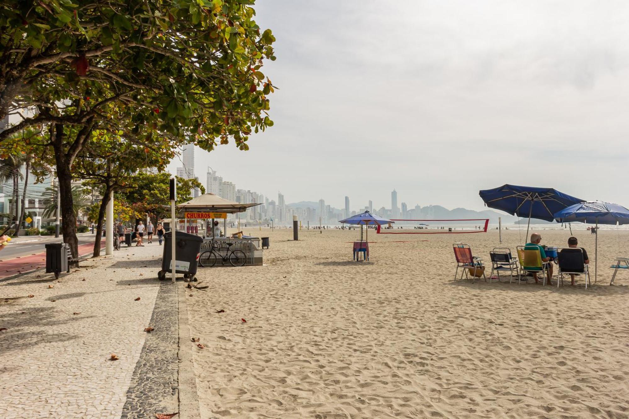 Apto A 50m Da Em P825 Balneario Camboriu