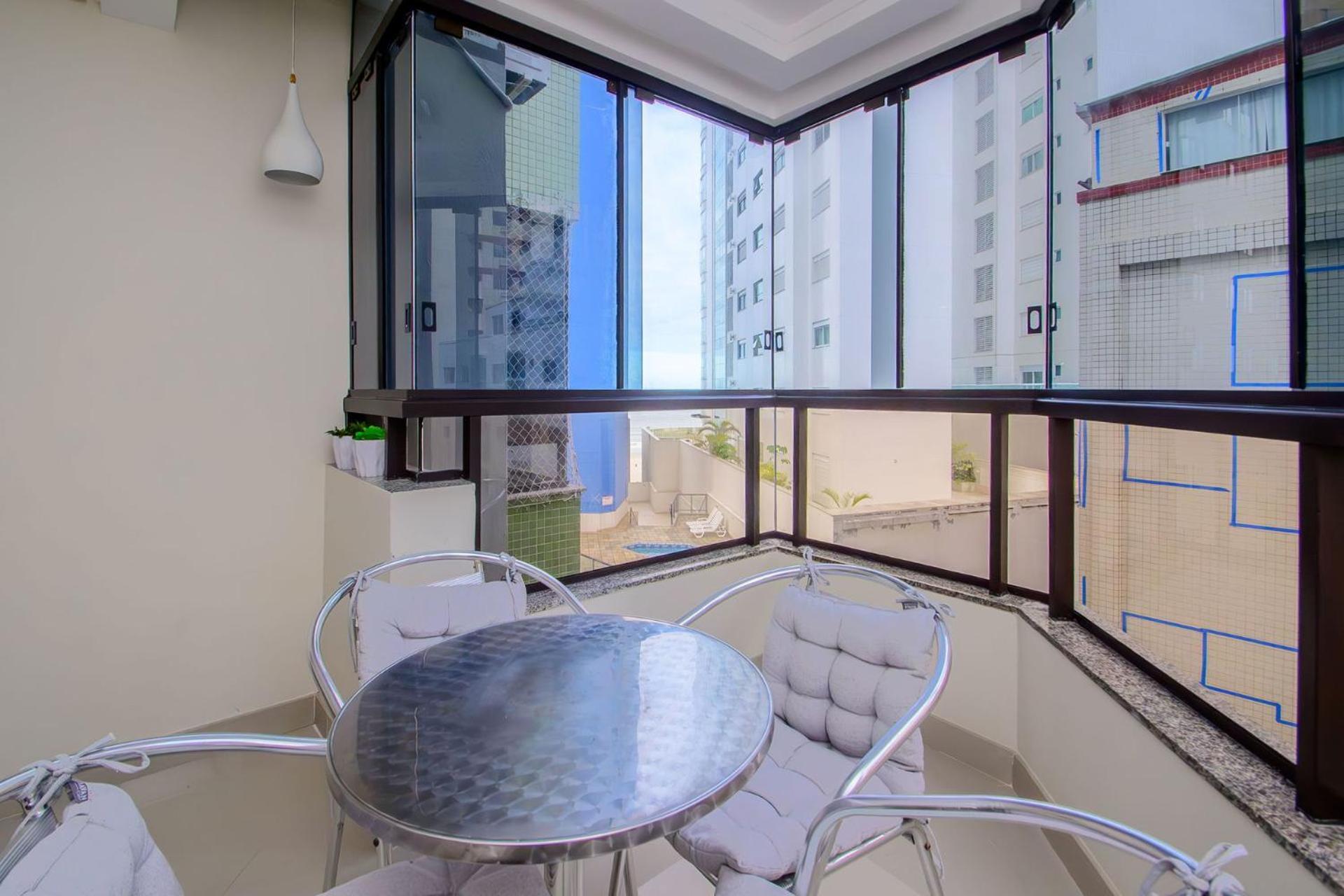 Na Rua 3500, 50m Da Em P825 * Balneário Camboriú