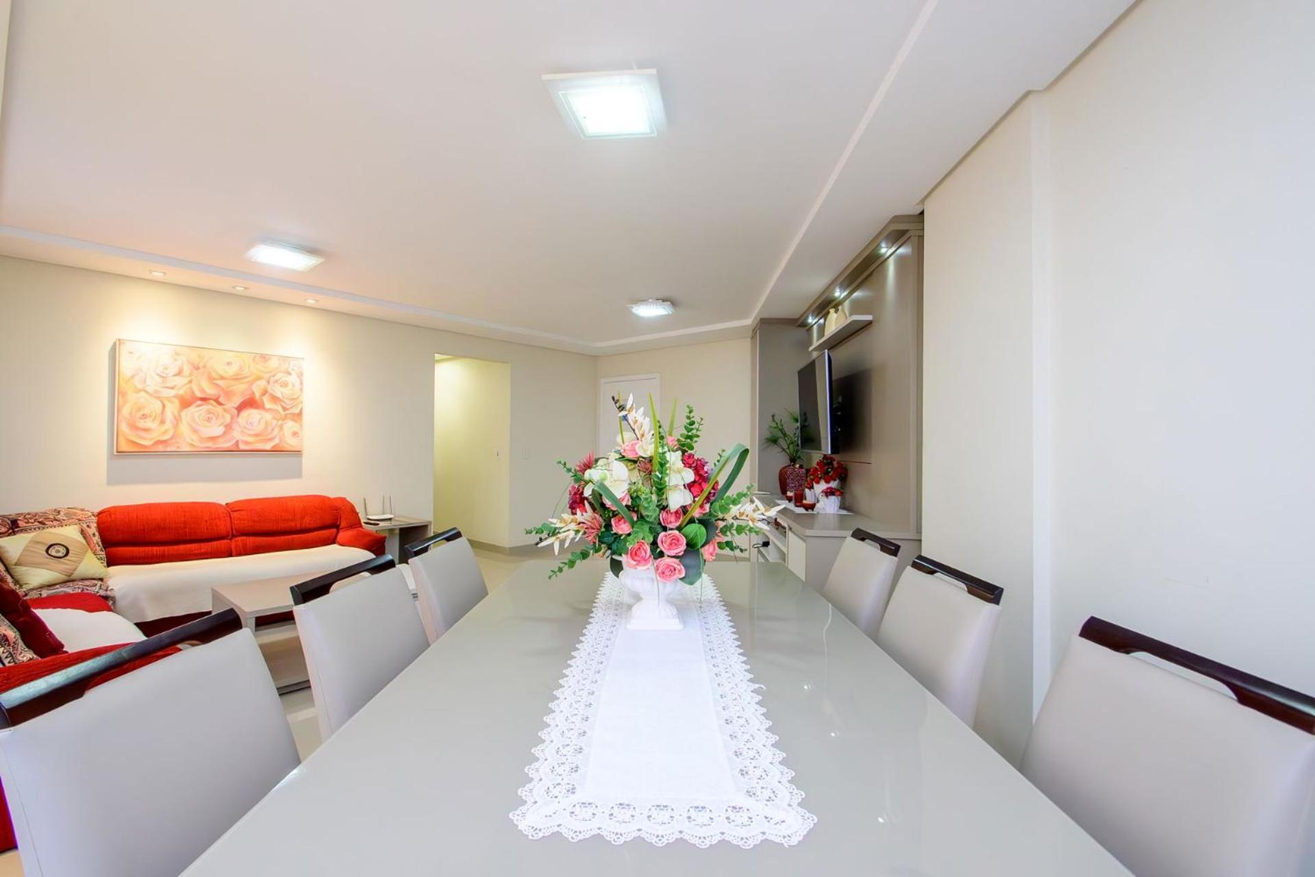 Apartamento Na Rua 3500, 50m Da Em P825 Balneário Camboriú